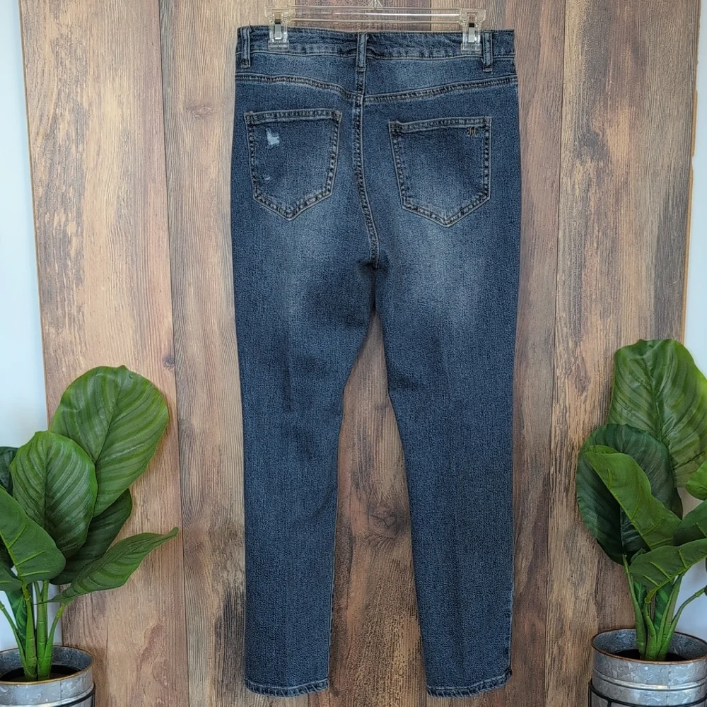 Grace & Lace Straight Leg Dark Wash Distressed High Rise Jeans 8            C183